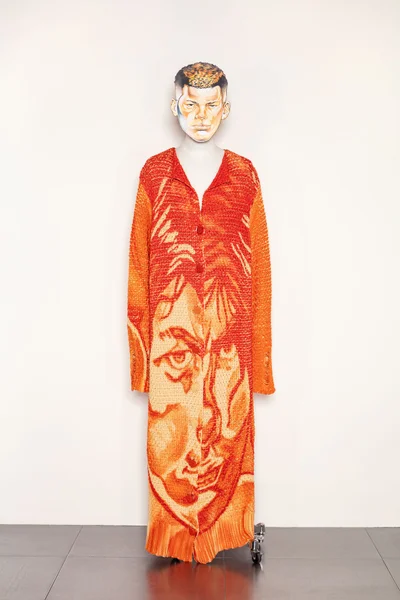 Look 25